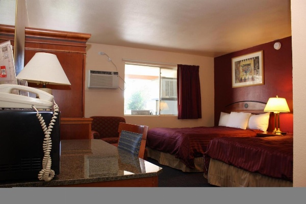 Budget Inn image 3