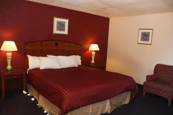 Budget Inn image 9